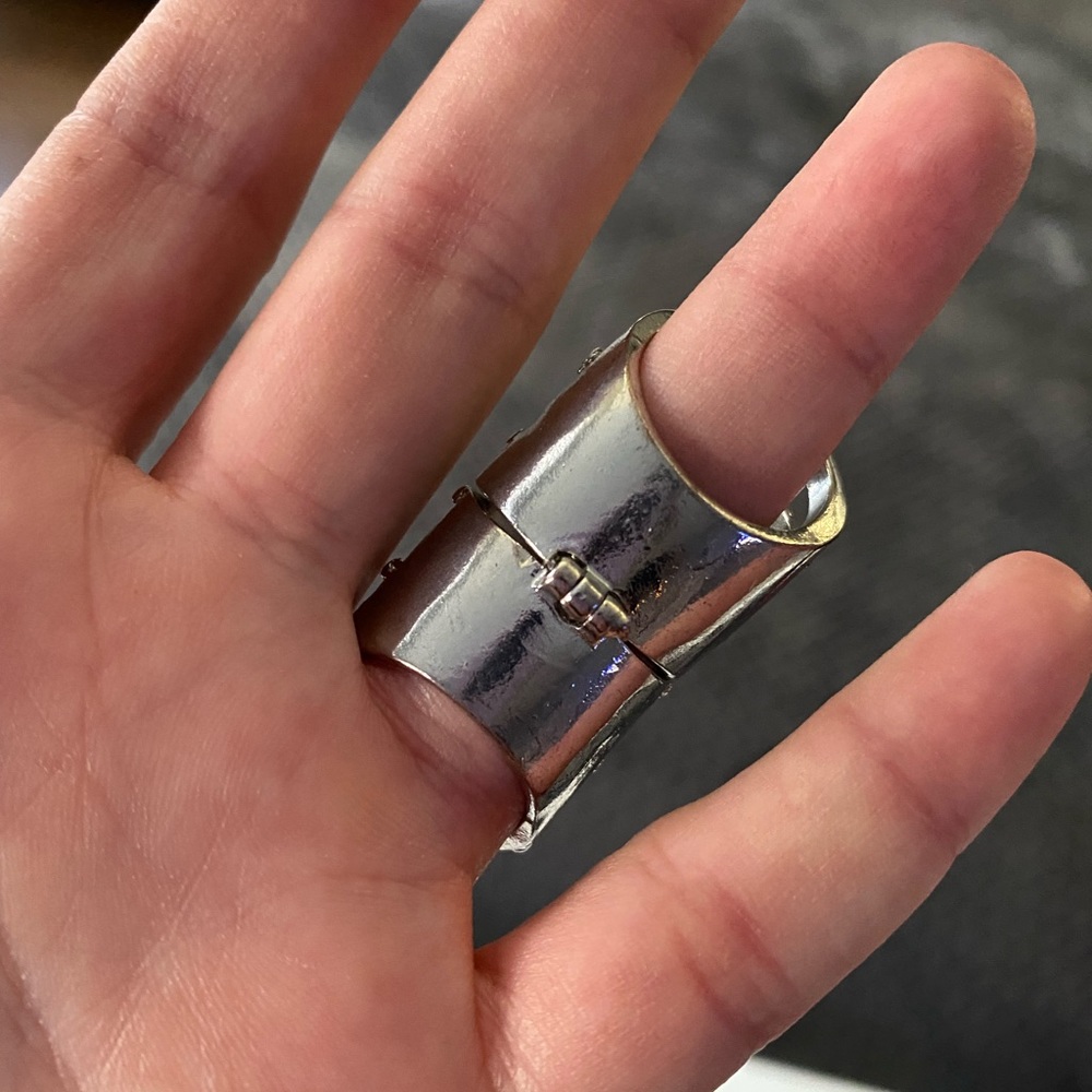 Silver ring - Picture 3 of 4